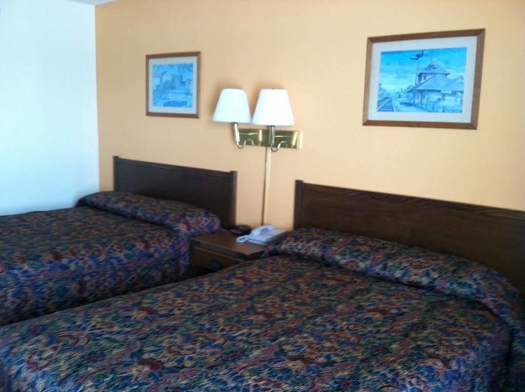 Knights Inn - Chanute Extérieur photo